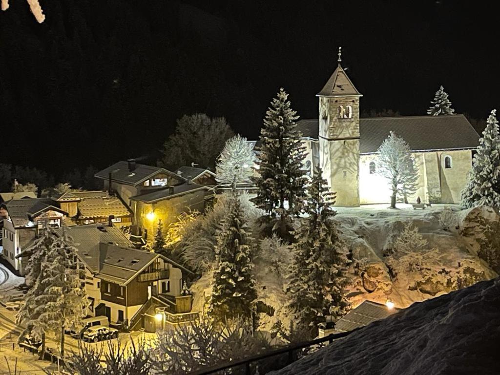 Chalet Les Avernes - Champagny En Vanoise, Domaine La Plagne Paradiski ภายนอก รูปภาพ